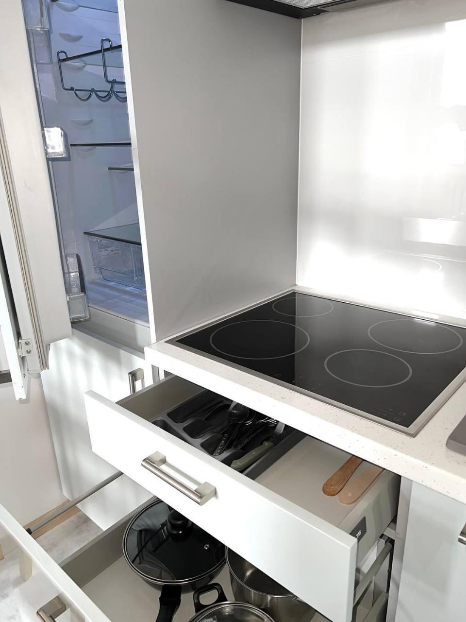 Stylish Apartment In The Centre -By Hik Apartments Varsavia Esterno foto
